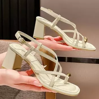 Европейские и американские металлические украшения, толстые сандалии с зажимом 2024 года, новые модные повседневные сандалии на высоком каблуке для женщин, летнее время 35