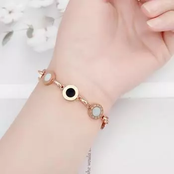 Европейский и американский черно-белый корпус из титановой стали, позолоченный браслет с римскими цифрами, ювелирные изделия, регулируемый браслет, браслет розового золота