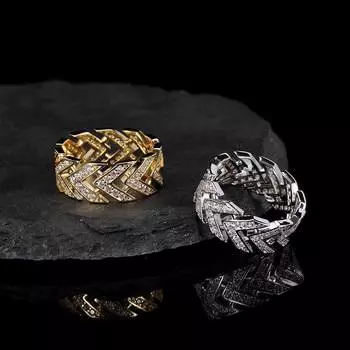 Европейский и американский хип-хоп винтажное V-образное кольцо со стрелкой из настоящего золота с гальваническим медным покрытием Циркон хип-хоп мужское кольцо 7# золотой