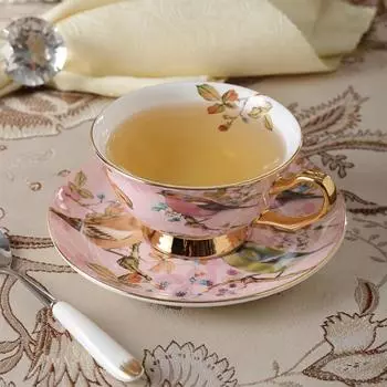 Европейский набор чашек для кофе с розовыми цветами и птицами, креативная керамическая чашка для чая из костяного фарфора с золотой каймой и блюдцем, с ложкой, красивый подарок синий
