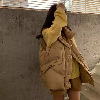 Европейский пуховый жилет для женщин, зимняя одежда 2024 года, новый воротник-стойка Dongdaemun, иностранный стиль, теплый жилет-стример, прилив S белый