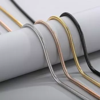 Европейское и американское модное простое ожерелье из круглой змеиной кости с гальваническим покрытием из титановой стали для мужчин и женщин 2.5m50cm