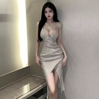 Европейское и американское женское платье, сексуальное платье средней длины с треугольным вырезом и золотыми блестящими бретелями XL чёрный