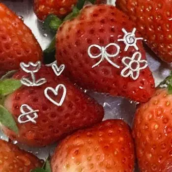 Exquisite And Small Lines Love Flower Stud Earrings Women S Simple Fashion Personality Temperament Elegant And Versatile Earrings Earrings