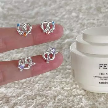 Exquisite and sweet dopamine color zircon stud earrings, light luxury and versatile, high-end sense alkaline water love, silver needle earrings. 925 silver needles
