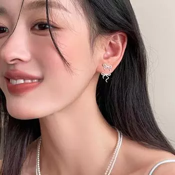 Exquisite and sweet ribbon bow stud earrings women s niche design high-end silver needle earrings light luxury new earrings 925 silver needle