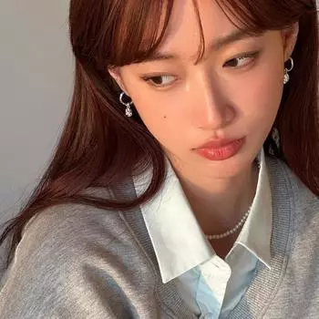 Exquisite niche high-end irregular stud earrings, unique personality, crater design, silver needle earrings, new ear jewelry 925 silver needle