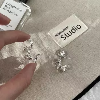 Exquisite retro C-shaped stud earrings women s fashion simple niche ins style earrings light luxury high-end fashion temperament earrings Copper