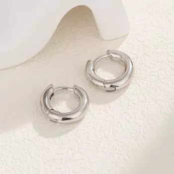 Extremely simple plain circle, exquisite and fashionable copper ear buckles, commuting, elegant and cold wind earrings, advanced sense earrings, men