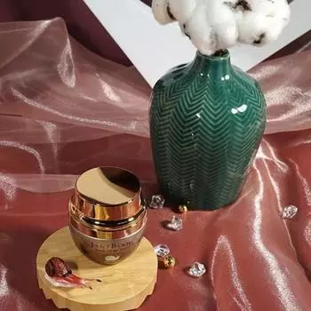 Eye Cream With Herbal Extract That Revitalizes The Skin From Within 50ml Wcbccd2 Select this item/20