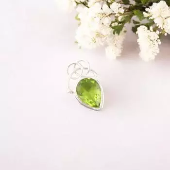 Faceted Peridot Gemstone 925 Solid Silver Jewelry Handmade Pendant New Year Gift PP-56-6