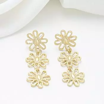 Factory fashion retro style flower stud earrings light luxury high sense gold stamen niche design earrings earrings