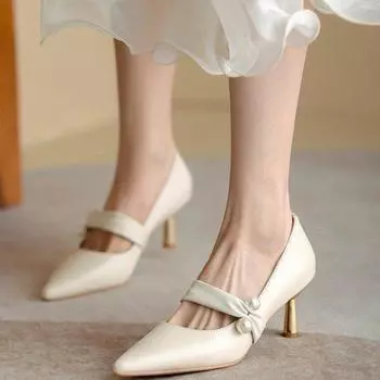 Fairy style French high heels women s pointed 2024 new Spring and Autumn wedding shoes niche high-end pearl belt heel shoes 34 бежевый
