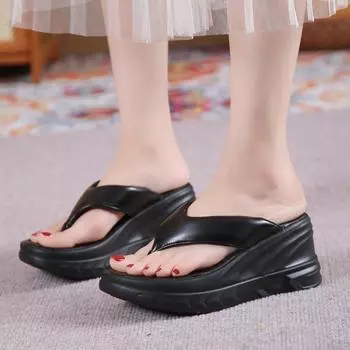 Fairy wind with skirt flip-flops female 2024 summer new slope heel thick bottom beach mop fashion Roman mop 35 чёрный