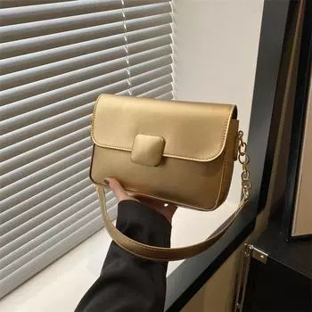 Фактурная маленькая женская сумка 2024 года, весна-лето, новая популярная однотонная сумка-мессенджер, повседневная сумка в иностранном стиле на одно плечо, квадратная сумка под мышкой, прилив чёрный