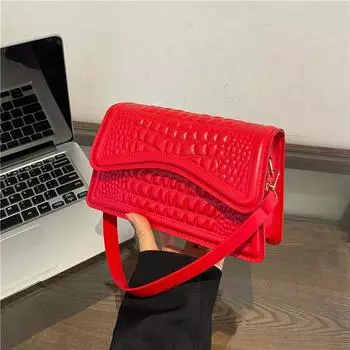 Фактурная модная сумка-цепочка с углублениями, женская модная текстурированная сумка через плечо, корейская версия повседневной универсальной сумки-мессенджера чёрный