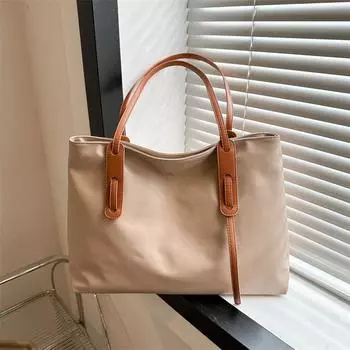 Фактурная ретро сумка большой вместимости женская 2024 новая сумка через плечо в иностранном стиле для поездок на работу модная сумка-тоут чёрный