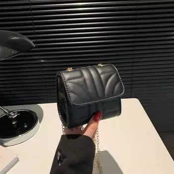 Фактурная сумка в иностранном стиле 2024 года, весна-лето, новая модная цепочка, маленькая квадратная сумка в стиле ретро, атмосферная сумка-мессенджер чёрный