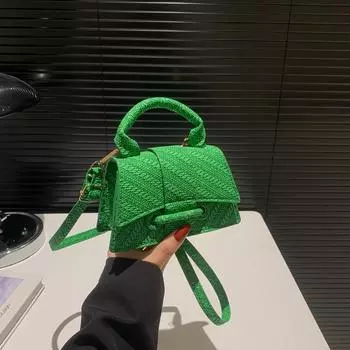 Фактурная женская сумка 2024 года, новая нишевая сумка, универсальная текстурированная мини-сумка с косым плетением чёрный