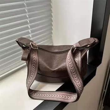 Фактурные ретро-сумки женские новые модели 2024 года пользуются популярностью в этом году. Сумка через плечо Maillard, широкий плечевой ремень, сумка для пельменей через плечо. чёрный