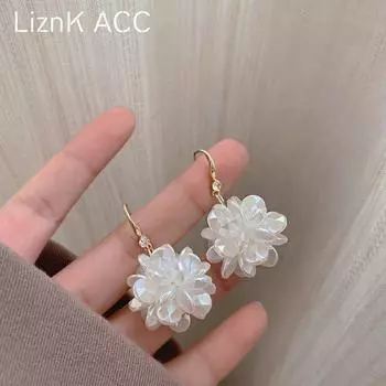 Fancy Accessible Luxury Imitation Pearl Flower Earrings 2021 New Arrival Tide Special-Interest Design Korean Stud Earrings Women White