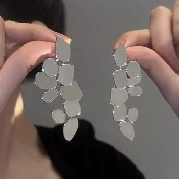 Fancy Exaggerated Earrings for Women Accessible Luxury Retro Europe and America Sterling Silver Earrings 2023 New Arrival Tide Elegant Eardrop Earring Classy mainstream silver