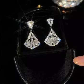 Fancy Zircon Scallop Earrings All-Matching Western Style Super Flash Stud Earrings Special-Interest Design Accessible Luxury Silver Pin Earrings Women Silver zircon fan earrings