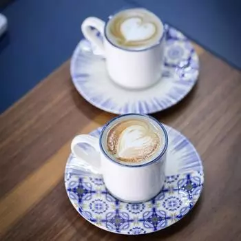 Фарфоровый кофейный сервиз Firuze из 4 предметов на 2 персоны 100 мл