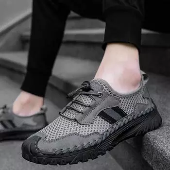 Fashion2024 Летние новые сандалии ручной работы из воловьей кожи с сетчатым дышащим эффектом Модные мужские удобные и легкие пляжные туфли для отдыха на открытом воздухе 38 чёрный