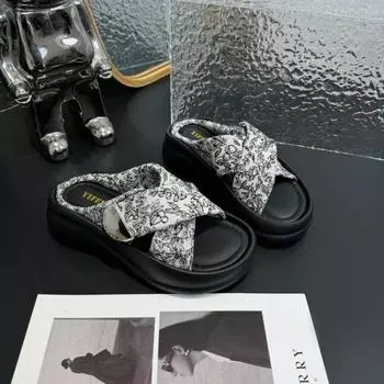 Мода 2024 года, новые летние женские сандалии, тапочки, удобные сандалии, пляжные женские тапочки Zapatos Mujer, большой размер 40 36 чёрный