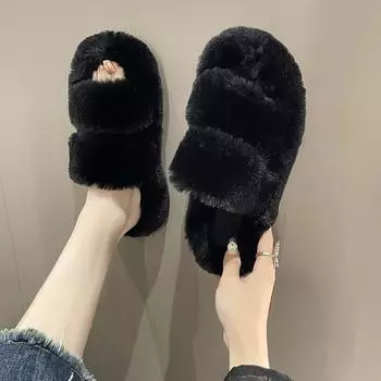 Мода 2024 года. Новые женские модные зимние домашние пушистые шлепанцы с крестиком. 35 бежевый