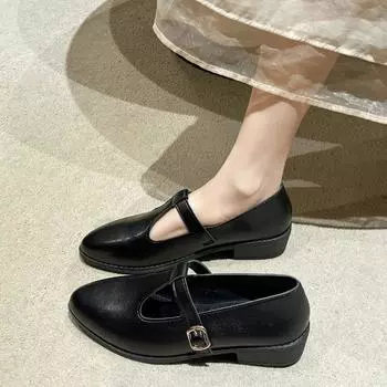 Fashion 2024 Spring New Vintage Belt Buckle Pointed Women British Small Leather Shoes Thick Mid-heel Shoes 36