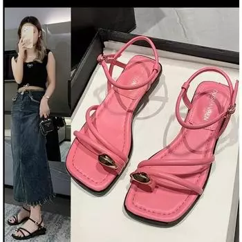 Мода 2024 Летняя распродажа женской обуви Роскошные сандалии Универсальный костюм Женские бежевые шлепанцы Платформа Прозрачный каблук Неглубокий носок Новинка 35 красный