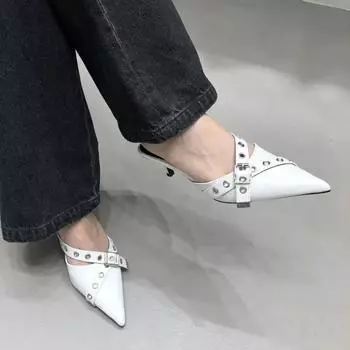 Мода 2024 года, женская летняя новая мода с металлической пряжкой для дизайна, тапочки на высоком каблуке, элегантные банкетные сандалии с острым носком для женщин 35 серебряный