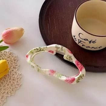 Fashion Acrylic Cloud Shape Hair Claw Korean Style Geometric Hollow Claw Clip Large Hollow Geometric Shark Clip Daily