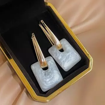 Fashion Acrylic Handbag Geometric Ear Buckle Earring Retro Temperament Exaggerated Earrings ARI белый