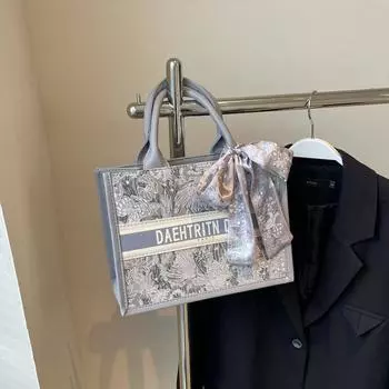 Fashion commuter large-capacity bag women s 2024 new foreign style shoulder underarm bag versatile portable tote bag