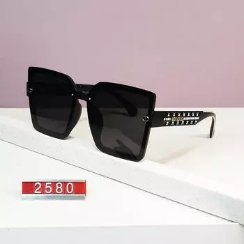 Fashion D Letter Large Frame Advanced Sense Polarizer Round Face Thin Women S Glasses