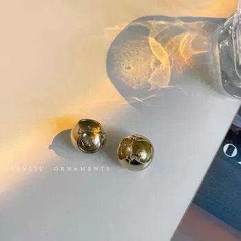 Fashion Fashion Small Ball Stud Earrings Cold Style Fancy Light Luxury Temperament Earrings 2024 New Arrival Best Selling Earrings for Women Gold