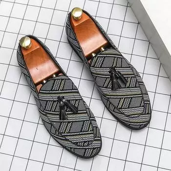 Модные мужские мокасины с кисточками, повседневные туфли для вождения, классические удобные оригинальные туфли-лодочки, роскошные дизайнерские туфли на плоской подошве 2024 38 чёрный