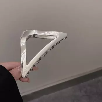 Fashion Metal Triangle Hair Claw Clip Trendy Geometric Large Shark Clip Hairpins for Women Girl Headwear Hair Accessories