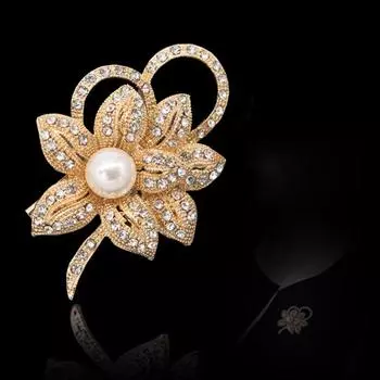 Fashion Pearl Ladies Flower Brooch Creative Clothing Accessories Diamond Brooch Pin Jewelry