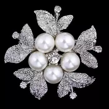 Fashion Pearl Studded Diamond Brooch Elegant Alloy Rhinestone Brooch Women s Clothing Accessories New Jewelry Brooche A
