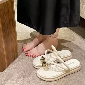 Fashion Sandalias Women Summer Love Heart Shaped Metal Flip Flop for Ladies Elegant Leather Platform Soft Sole Shoes Outdoor And Indoor 35 белый