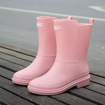Fashion Selling Women Rain Boots Pvc Waterproof Shoes Mid-tube Outdoor Lightweight Non-slip Wear-resistant Rubber Shoes 38