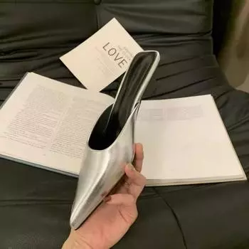 Модные сексуальные женские тапочки с острым носком, туфли-мюли, модные прогулочные сандалии 2024 года, летние роскошные шлепанцы с открытой пяткой, женские шлепанцы 35 чёрный