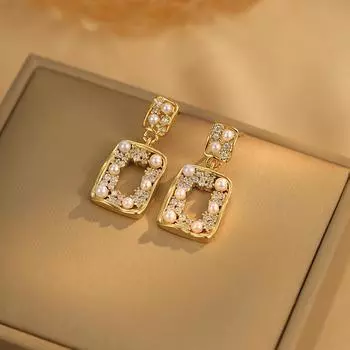 Fashion silver needle earrings slightly inlaid with exquisite small fragrance retro court premium pearl square female French stud earrings 18K