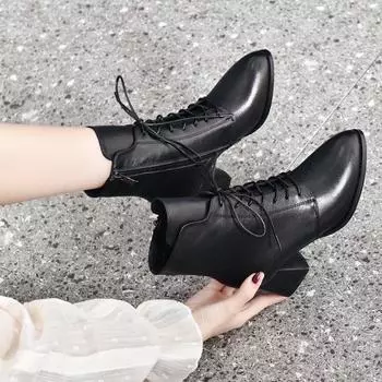 Fashion small pointed Martin boots autumn and winter new black thick heel lace-up first layer cowhide thick heel fashion short boots 35