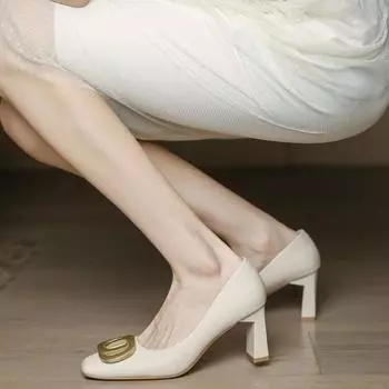 Fashion square buckle high heels women s thick heels square head spring and autumn new models professional commuting work temperament not tired 34