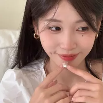 Fashion star earrings women s ins minimalist style niche zircon earrings exquisite personality versatile new ear buckles copper